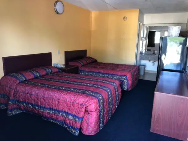 Lone Star Inn 10