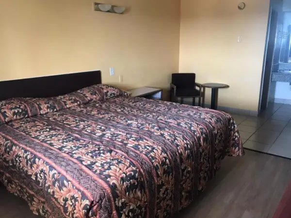 Lone Star Inn 4