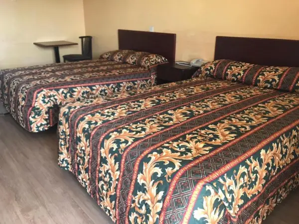 Lone Star Inn 6